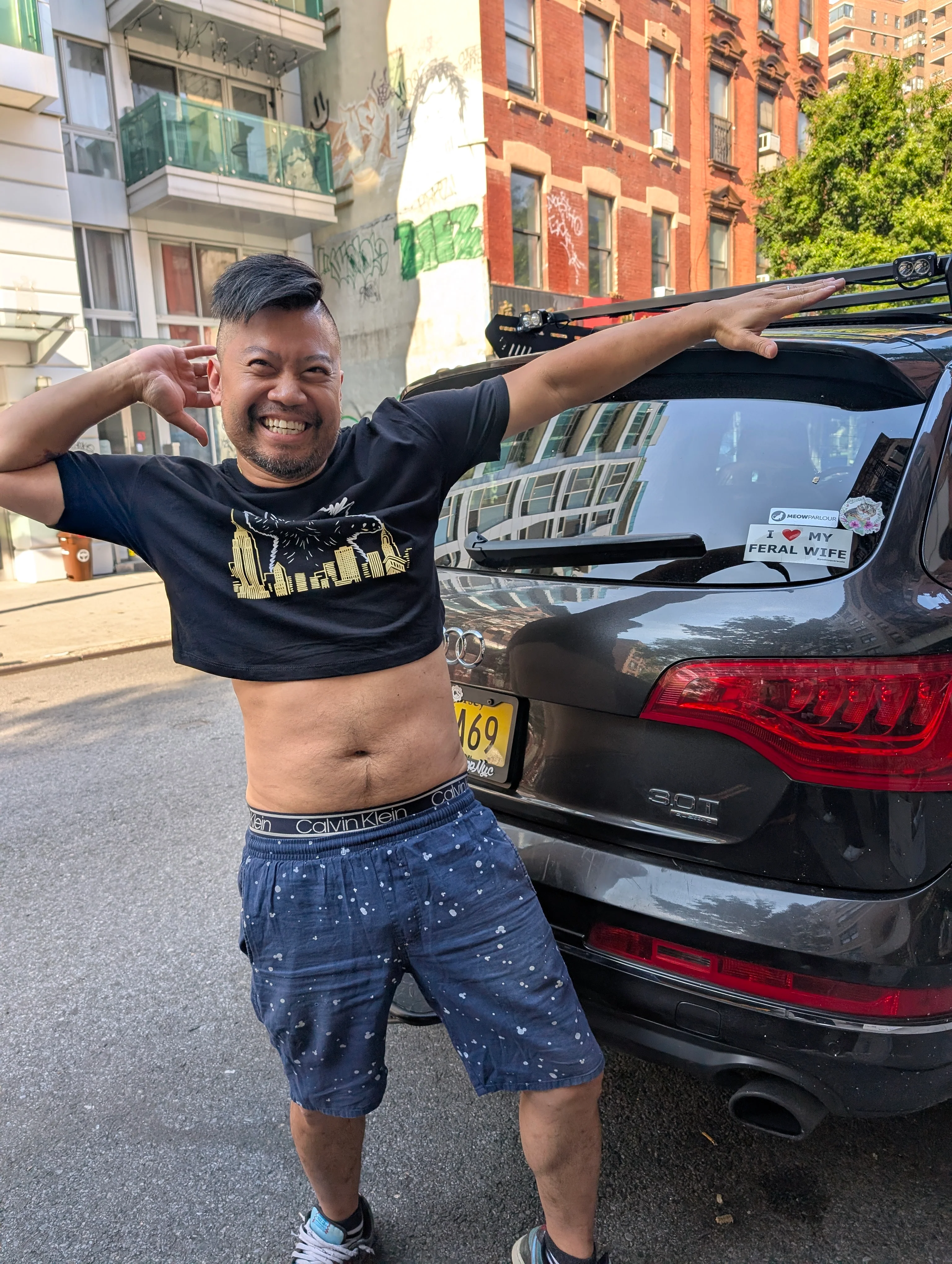 Baby Corn vs NYC Jersey Crop T-Shirt - Image 4